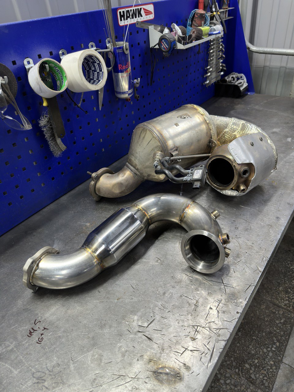 Сравнение штатного элемента и готового downpipe