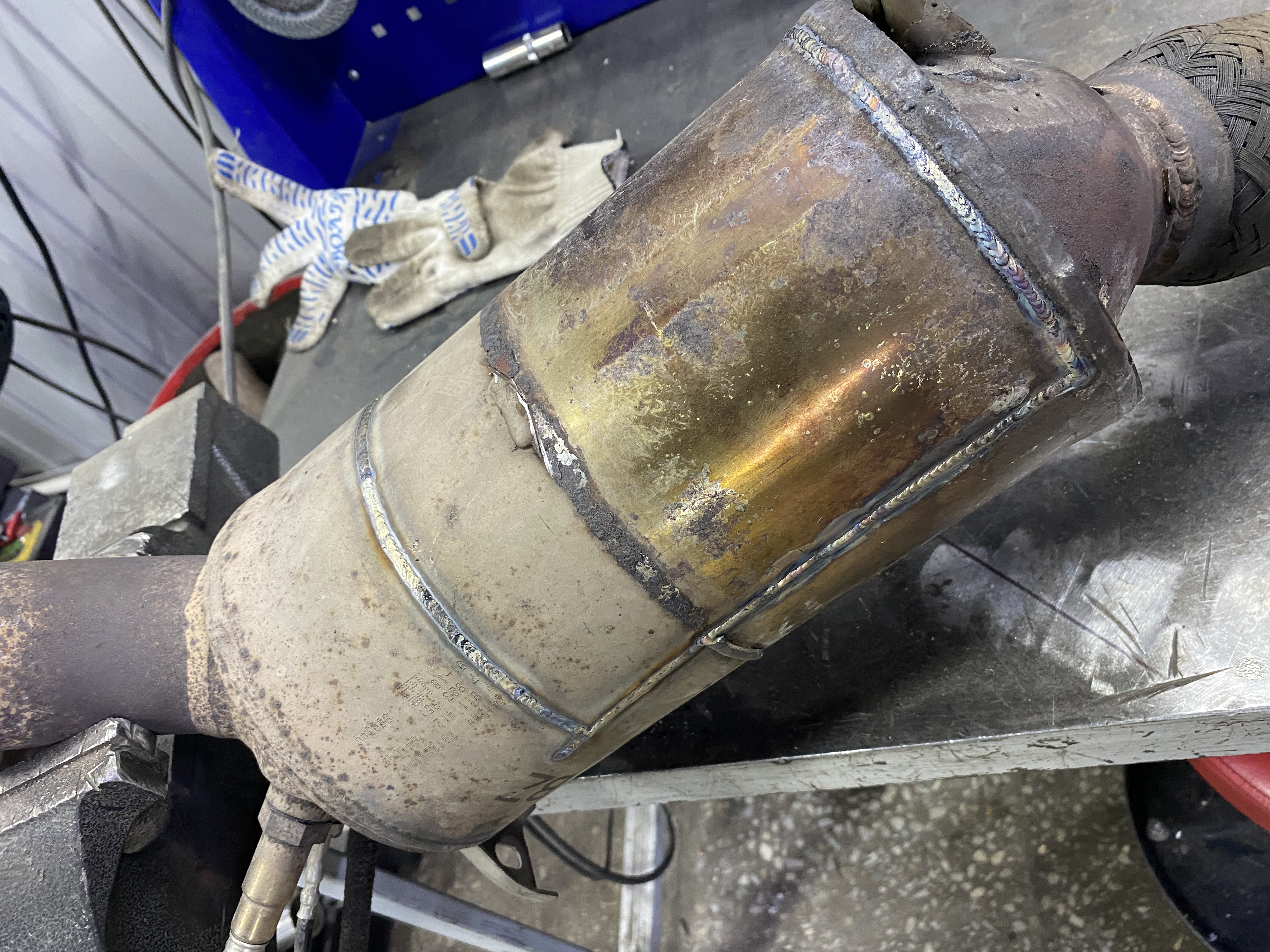 Снятый корпус DPF перед работой